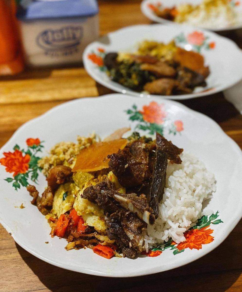 Babi Guling Slingsing Bu Suci (instagram.com/nationalfoodgallery)