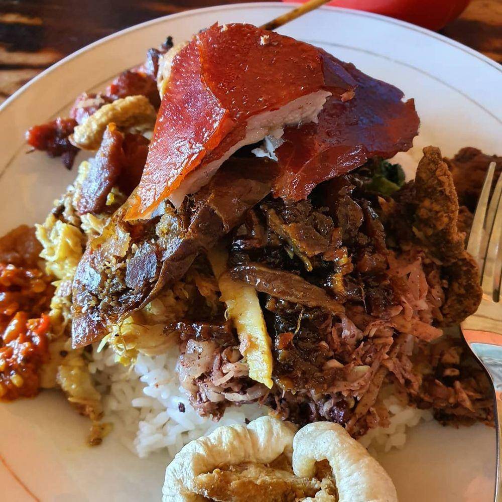 Warung Babi Guling Sari Kembar (instagram.com/vin5_81)