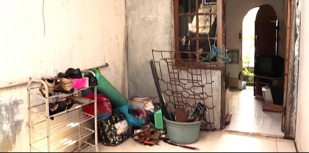 rumah masa kecil Ria Ricis (YouTube.com/Oki Setiana Dewi)