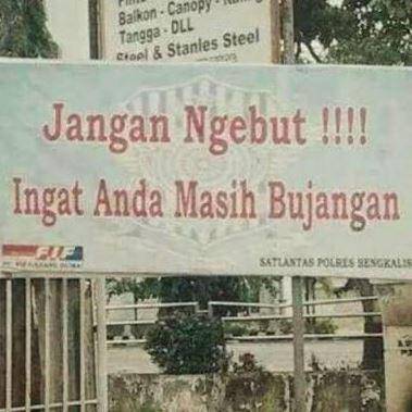 peringatan pelan-pelan di jalan (Instagram.com/receh.id)