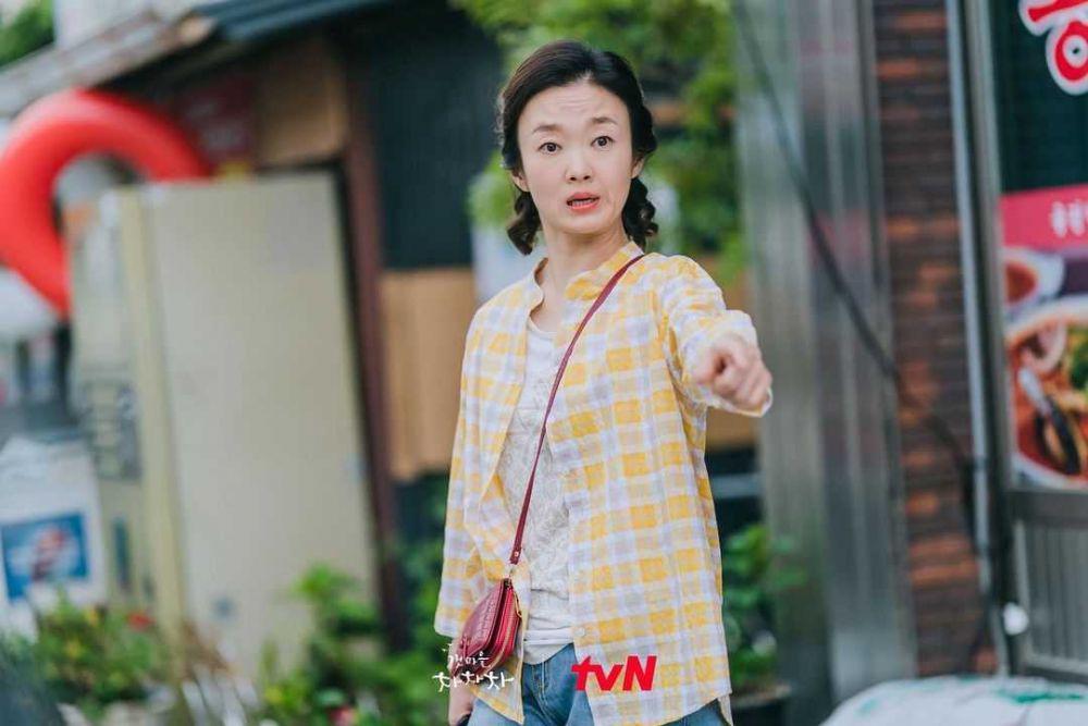 5 Tokoh di Drama Hometown Cha-Cha-Cha dengan Character Traits Terbaik