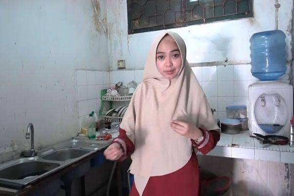 rumah masa kecil Ria Ricis (YouTube.com/Ricis Official)