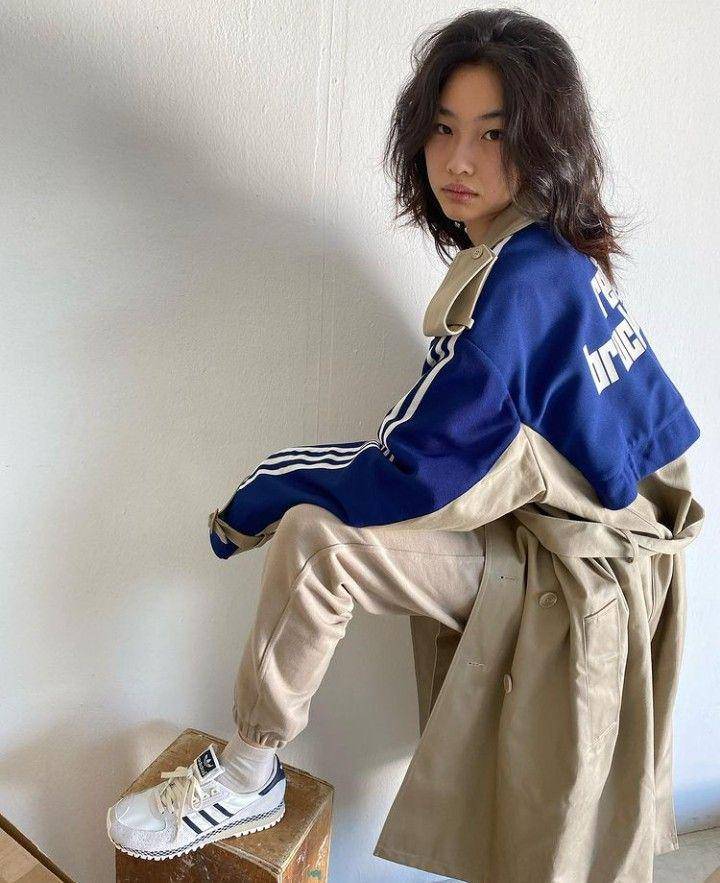 Jung Ho Yeon (instagram.com/hoooooyeony)