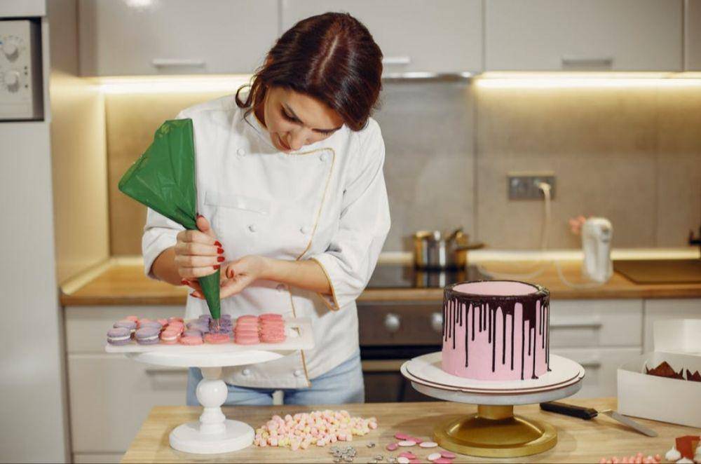 Membuat cake yang bagus. (pexels.com/Gustavo Fring)