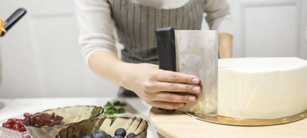 Membuat cake yang bagus. (bobsredmill.com)