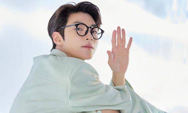 potret Hwang In Yeop (instagram.com/keyeastofficial)