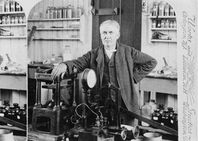 potret Thomas Alva Edison di laboratoriumnya yang terletak di Menlo Park, New Jersey (energy.gov)