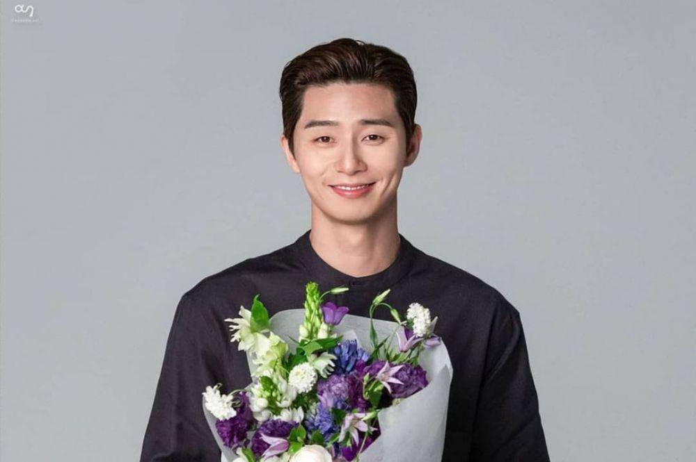 Park Seo Joon berpose (instagram.com/awesome_ent_official)