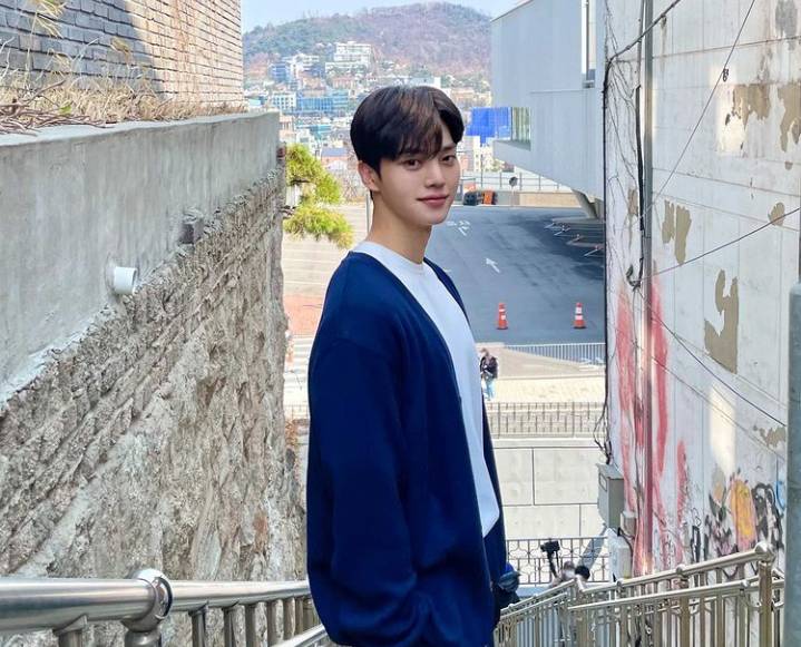Song Kang (instagram.com/namooactors)