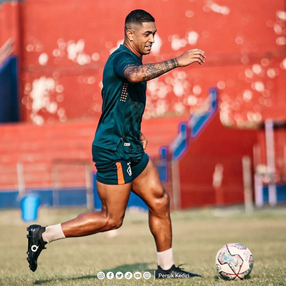 Dionathan Machado saat berlatih di Stadion Brawijaya. IDN Times/ Instagrampersik
