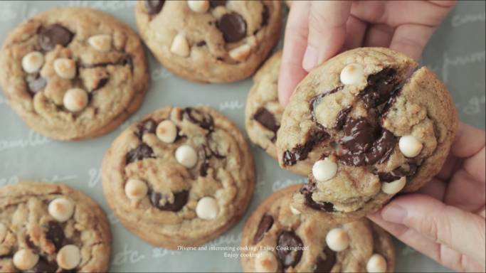 ilustrasi kudapan chocolate chip cookies (dok. youtube.com/Cooking tree 쿠킹트리)