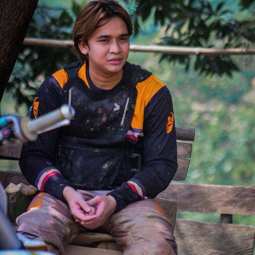 Billy Syahputra (instagram.com/bilsky16)