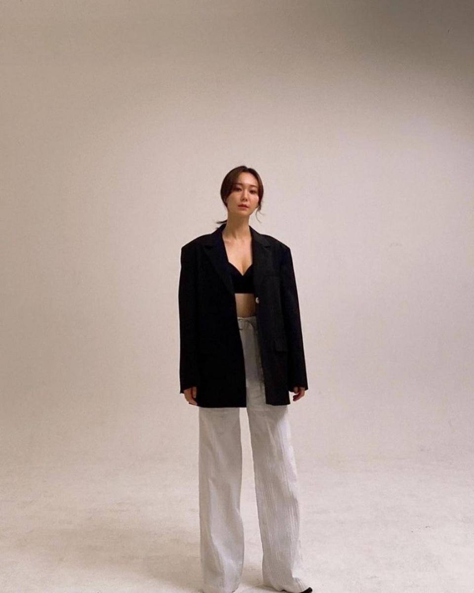 Lee Yoo Young (instagram.com/__youyoung__)