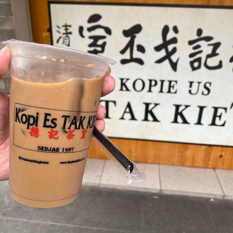 Kopi Es Tak Kie (instagram.com/fooodsch)