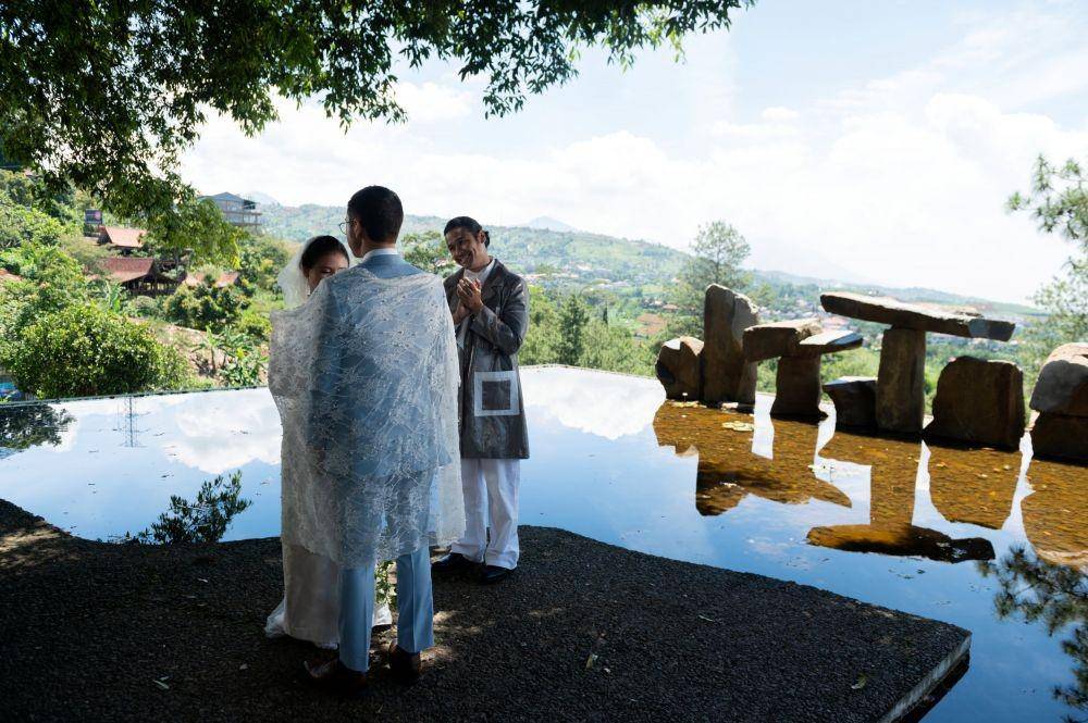Still cut Film A World Without [2021] (dok. Netflix/A World Without/)