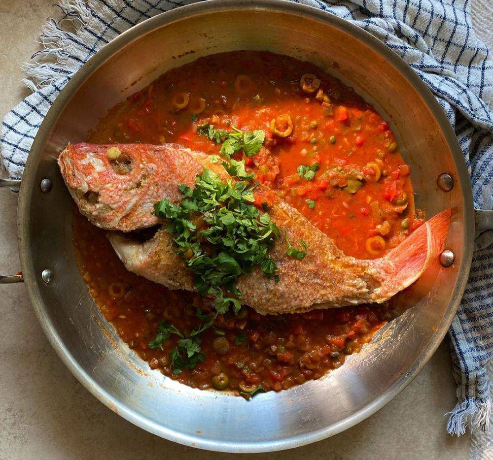 huachinango a la veracruzana (instagram.com/bennnyroux)