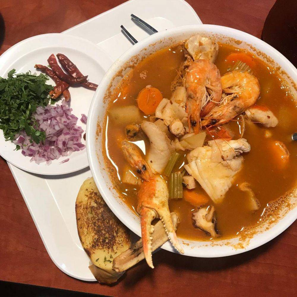 caldo de siete mares (instagram.com/carloscolvera)