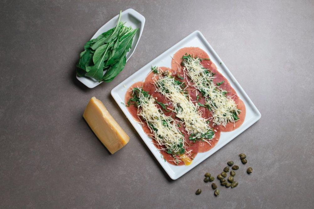 5 Sajian Carpaccio yang Biasa Disantap Mentah, Tertarik Coba?