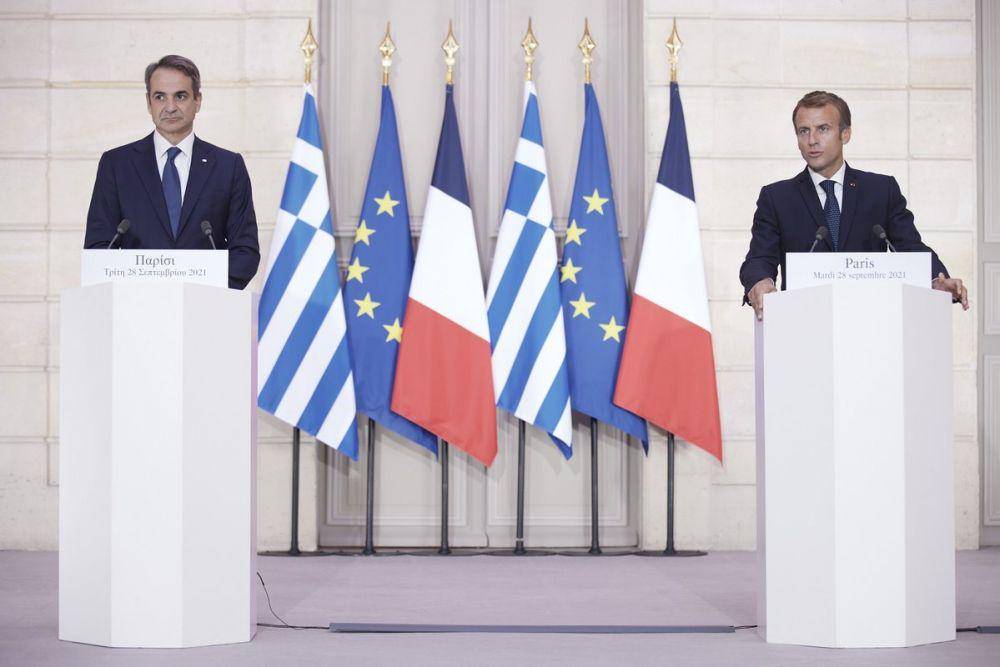 Perdana Menteri Yunani Kyriakos Mitsotakis bertemu dengan Presiden Prancis Emmanuel Macron, pada 28 September 2021. twitter.com/kynegeiros