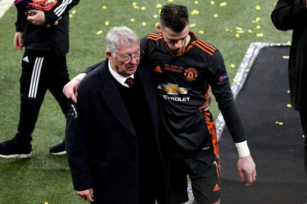 Sir Alex Fergusson dan David de Gea (sportbible.com)