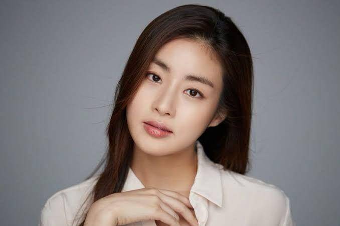 Kang Sora (soompi.com)
