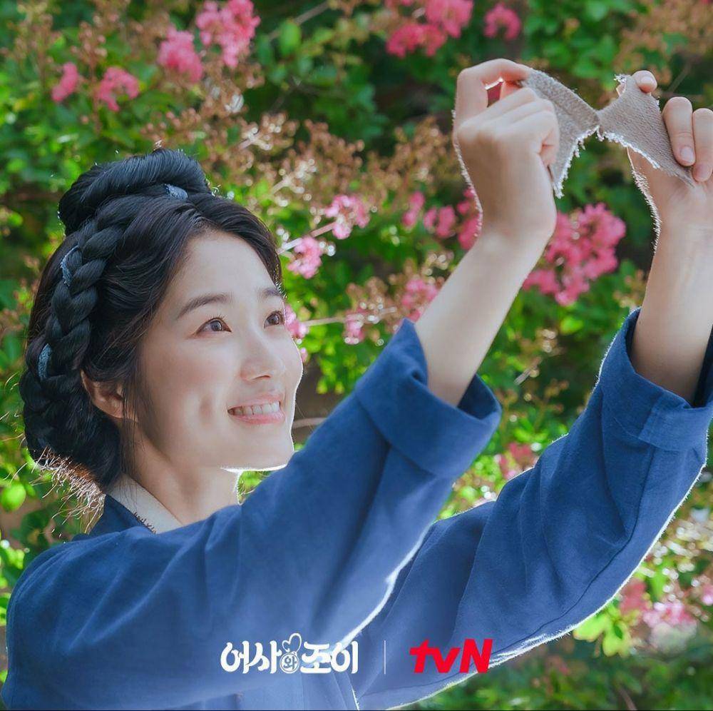 Kim Hye Yoon di Royal Secret Inspector Joy (instagram.com/tvn_drama)