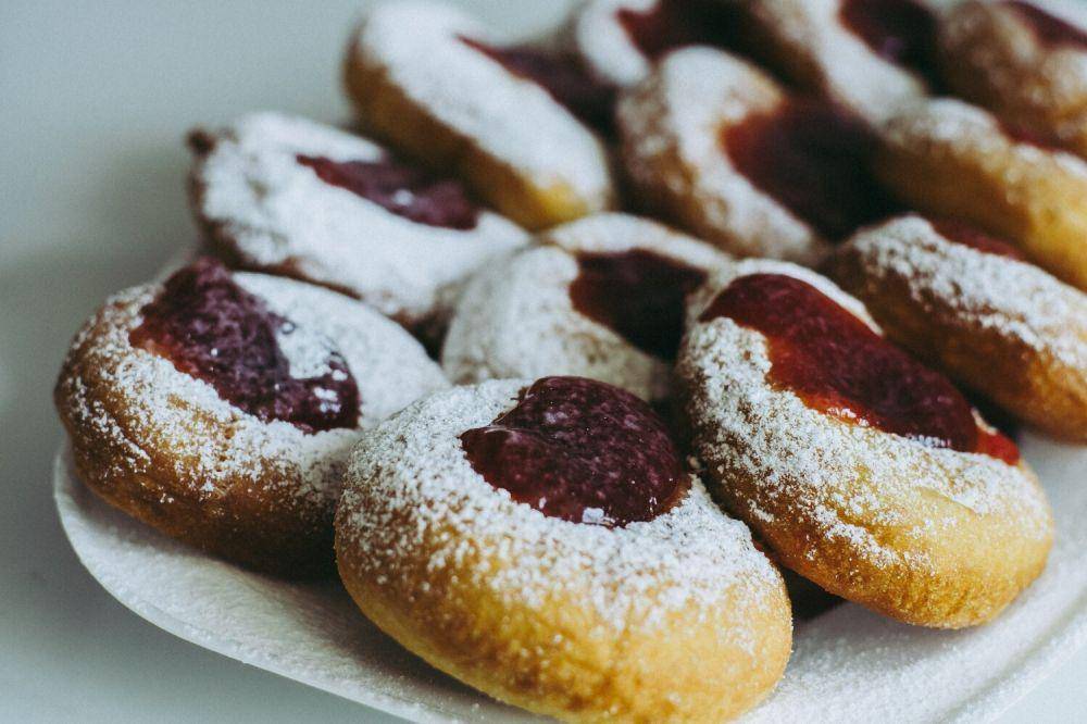 ilustrasi bavarian donuts (unsplash.com/Michal Balog)