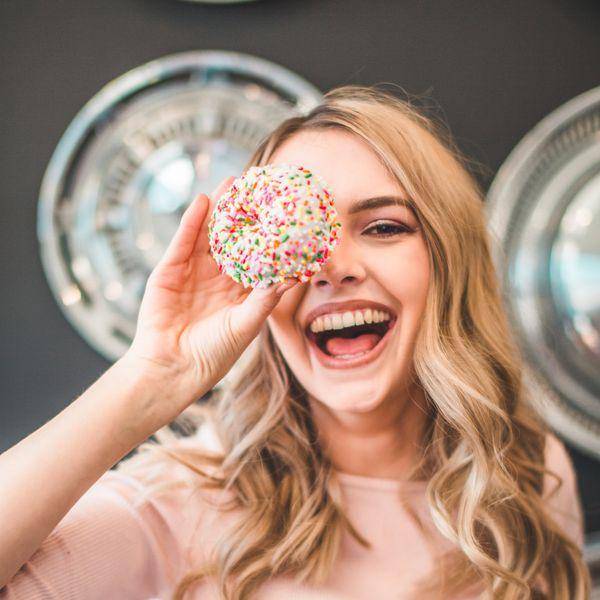 Ilustrasi bibir kecil dan lebar (unsplash/Courtney Cook)