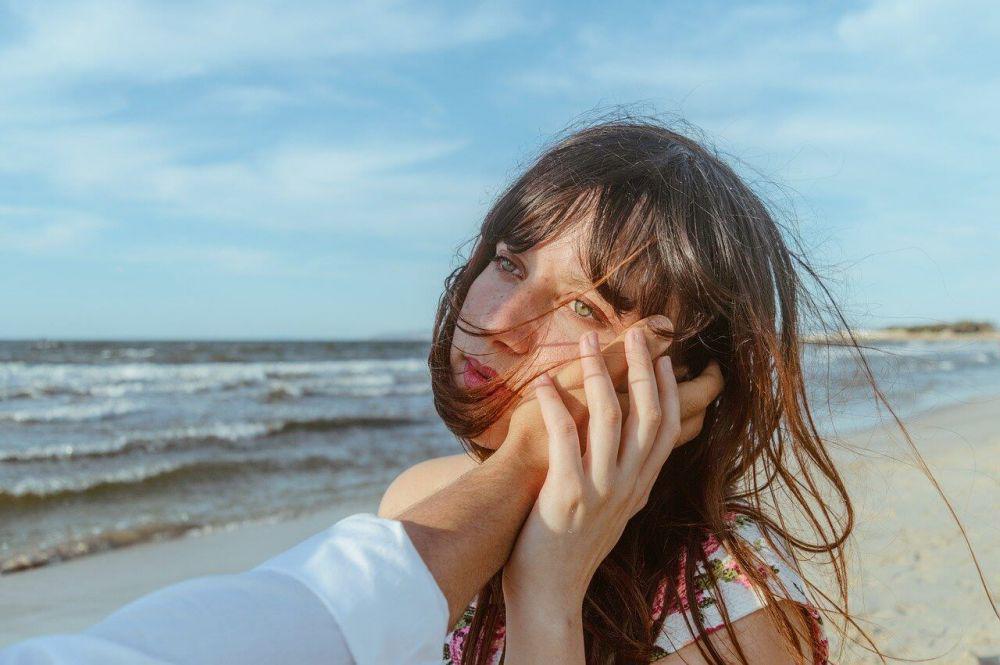 5 Tanda Samar Kamu sudah Melakukan Perselingkuhan Emosional, Bahaya!