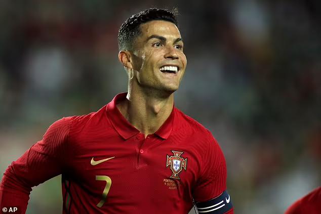 foto cristiano ronaldo (dailymail.co.uk)