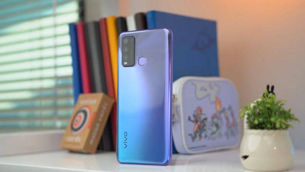 Vivo Y50 (youtube.com/GadgetIn)
