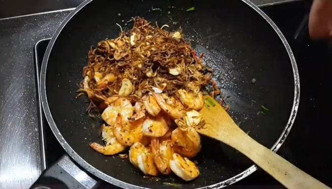 Ilustrasi memasak udang sambal embe (youtube.com/christchannel)