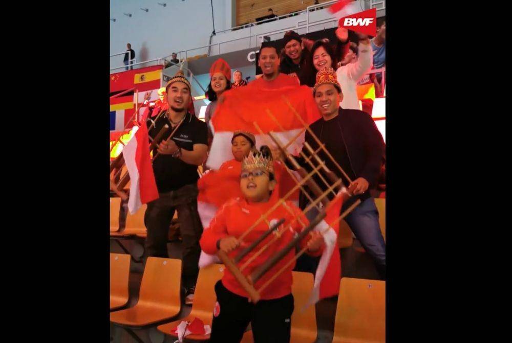 Supporter cilik Indonesia yang jadi sorota di Piala Thomas 2020. (instagram.com/bwf.official)