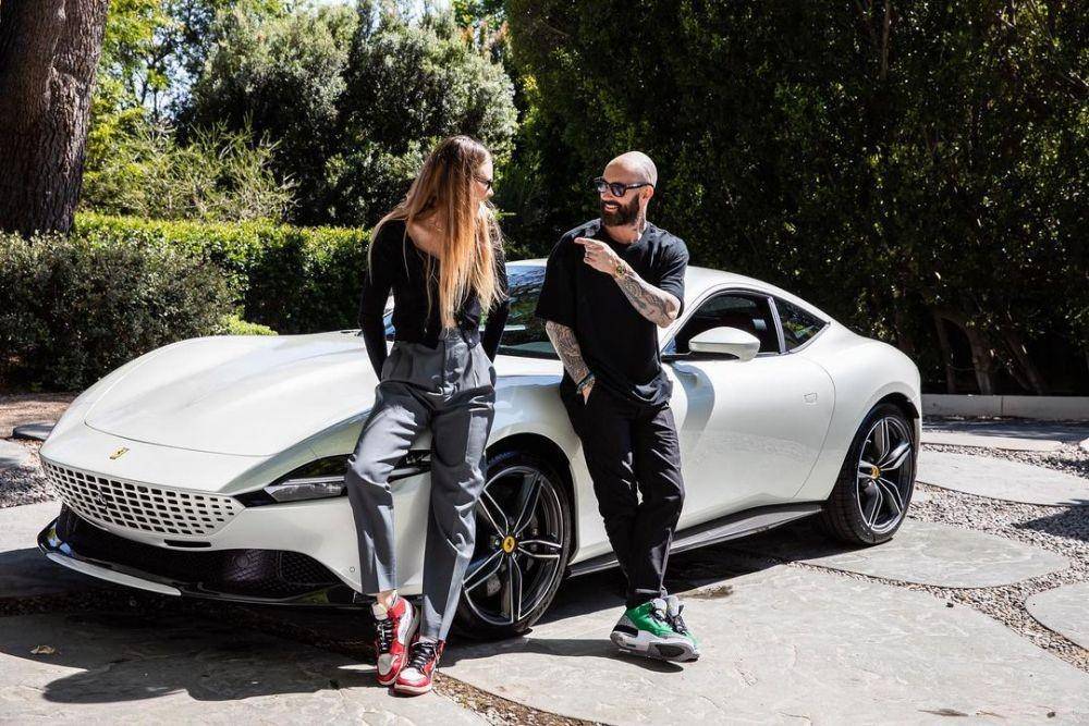 Adam Levine dan Behati Prinsloo (instagram.com/behatiprinsloo)