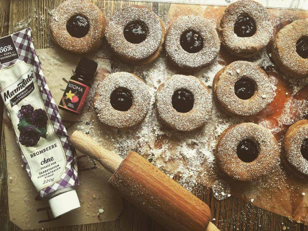 Linzer Augen, dessert khas Austria (instagram.com/miss.testerin)
