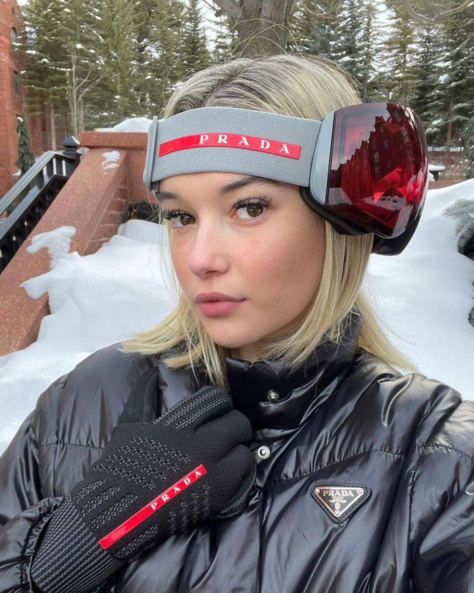 Sarah Snyder (instagram.com/sarahfuckingsnyder)