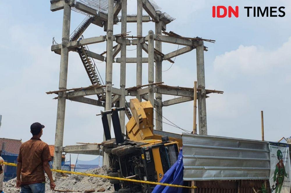 Curhat Kekesalan Warga Sekitar Lokasi Robohnya Crane PDAM Depok