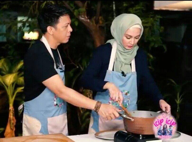 potret Ariel dan Dina Lorenza (dok. youtube.com/icip icip DinaKekeWindy)