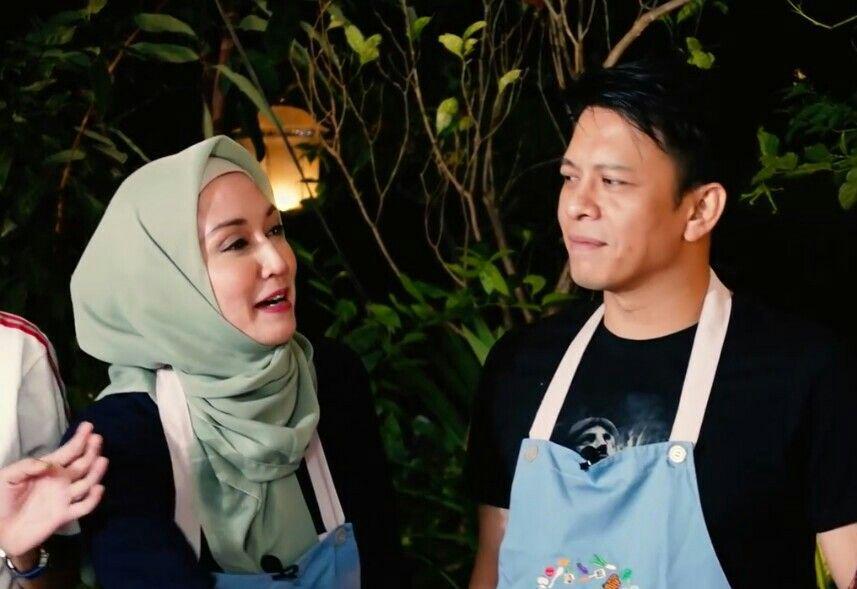 9 Potret Kebersamaan Ariel Noah dan Dina Lorenza, Didoakan Berjodoh