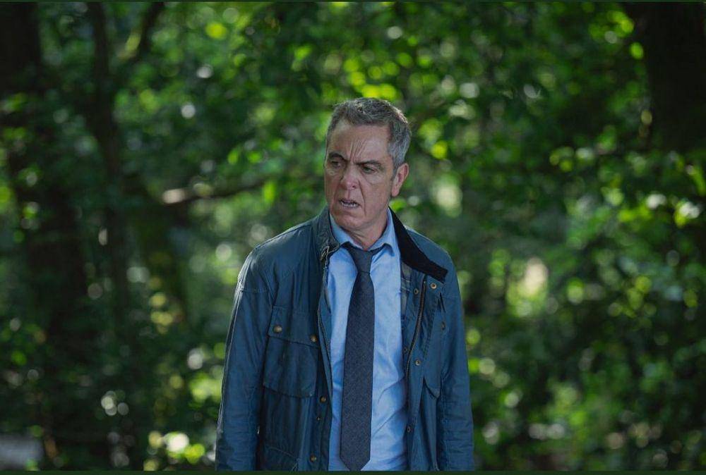 James Nesbitt di serial Stay Close (instagram.com/richardcarmitage)