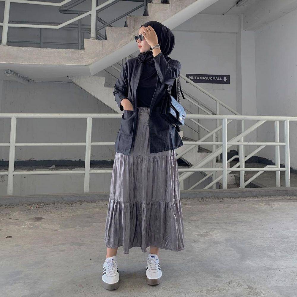 Padu Padan Hijab dan Rok Midi (instagram.com/_kakpit)