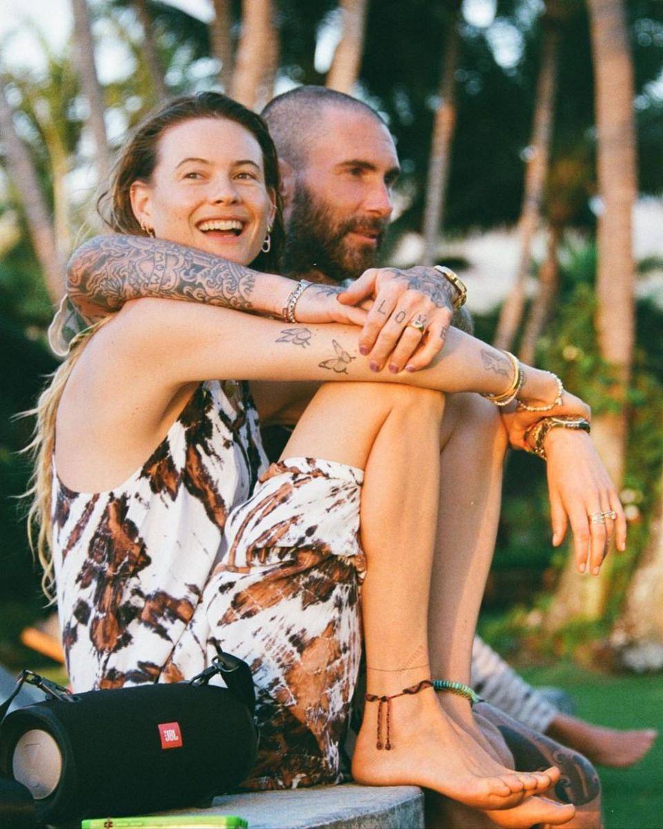 Adam Levine dan Behati Prinsloo (instagram.com/behatiprinsloo)