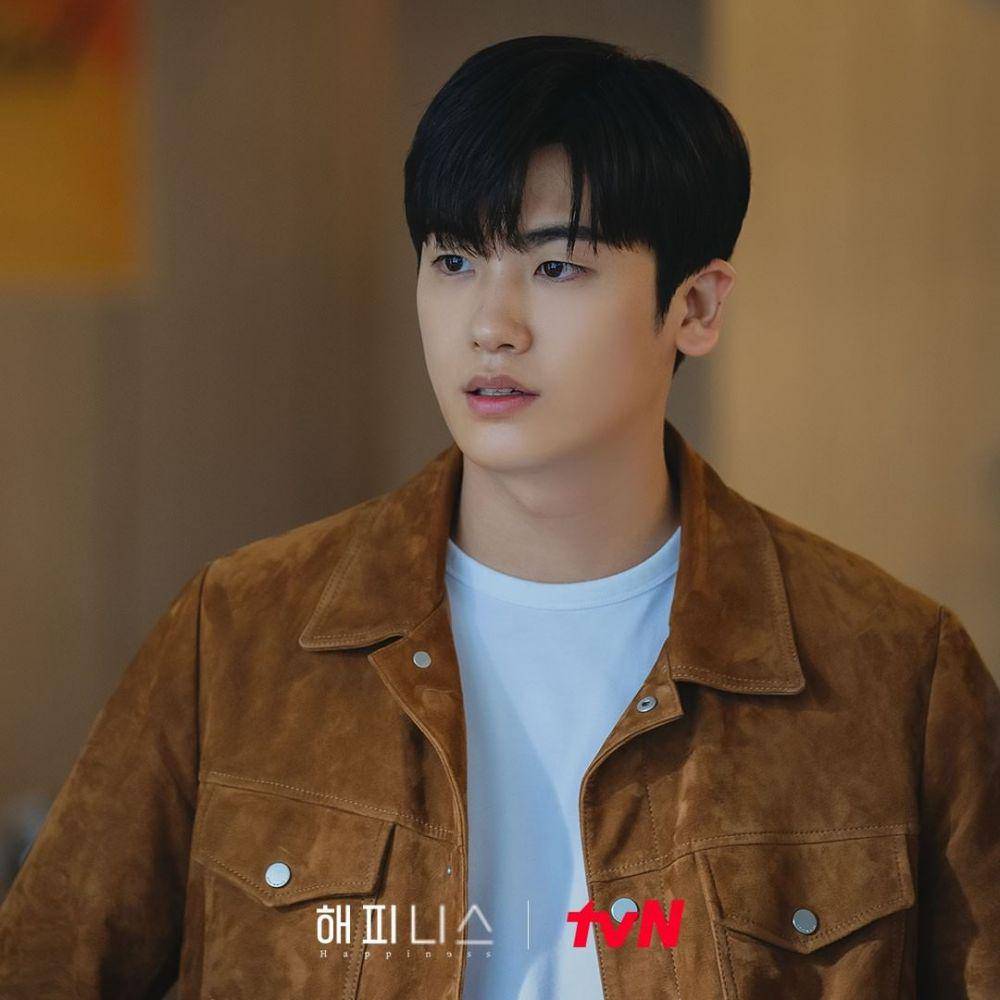 Park Hyung Sik di drama Happiness (instagram.com/tvn_drama)