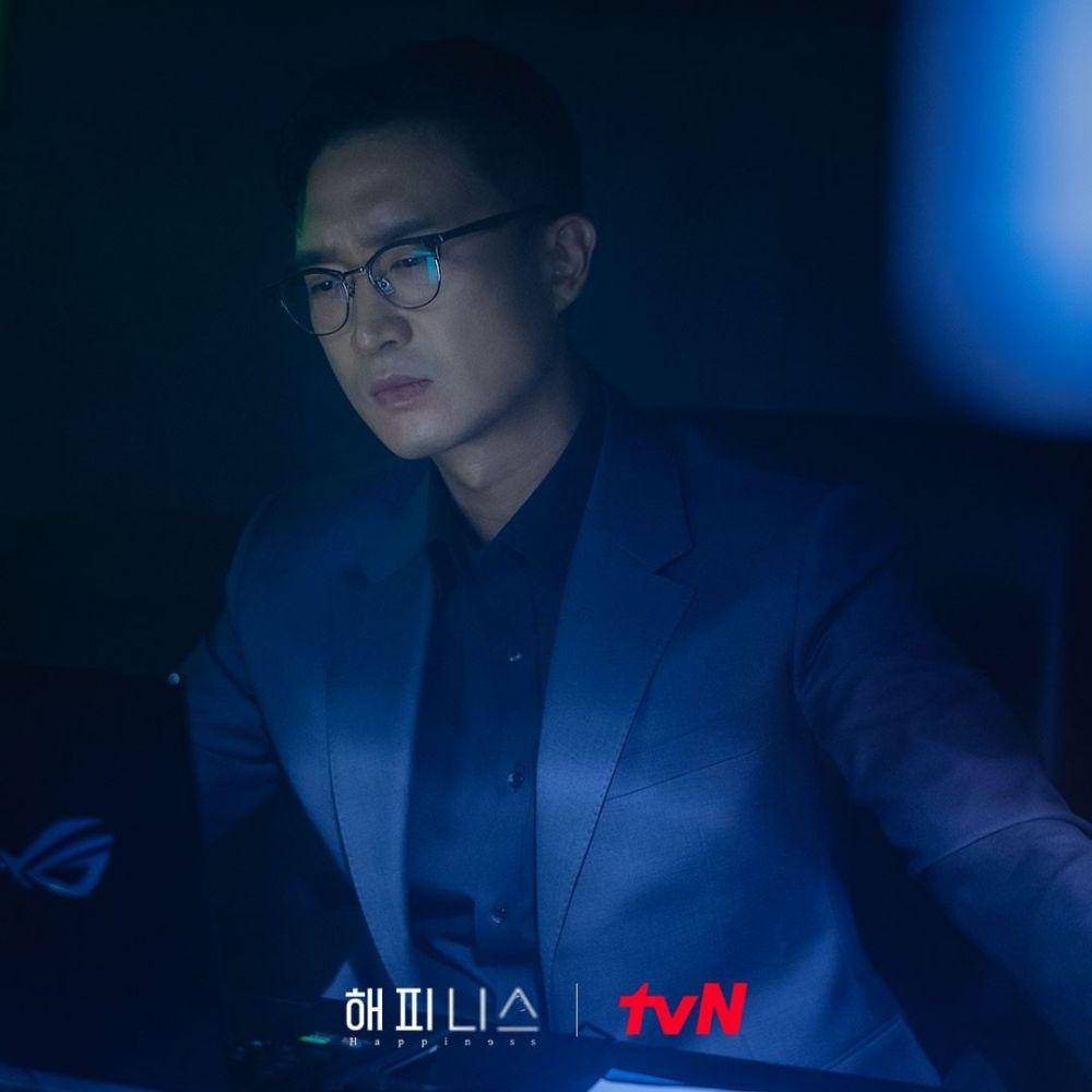 Jo Woo Jin di drama Happiness (instagram.com/tvn_drama)