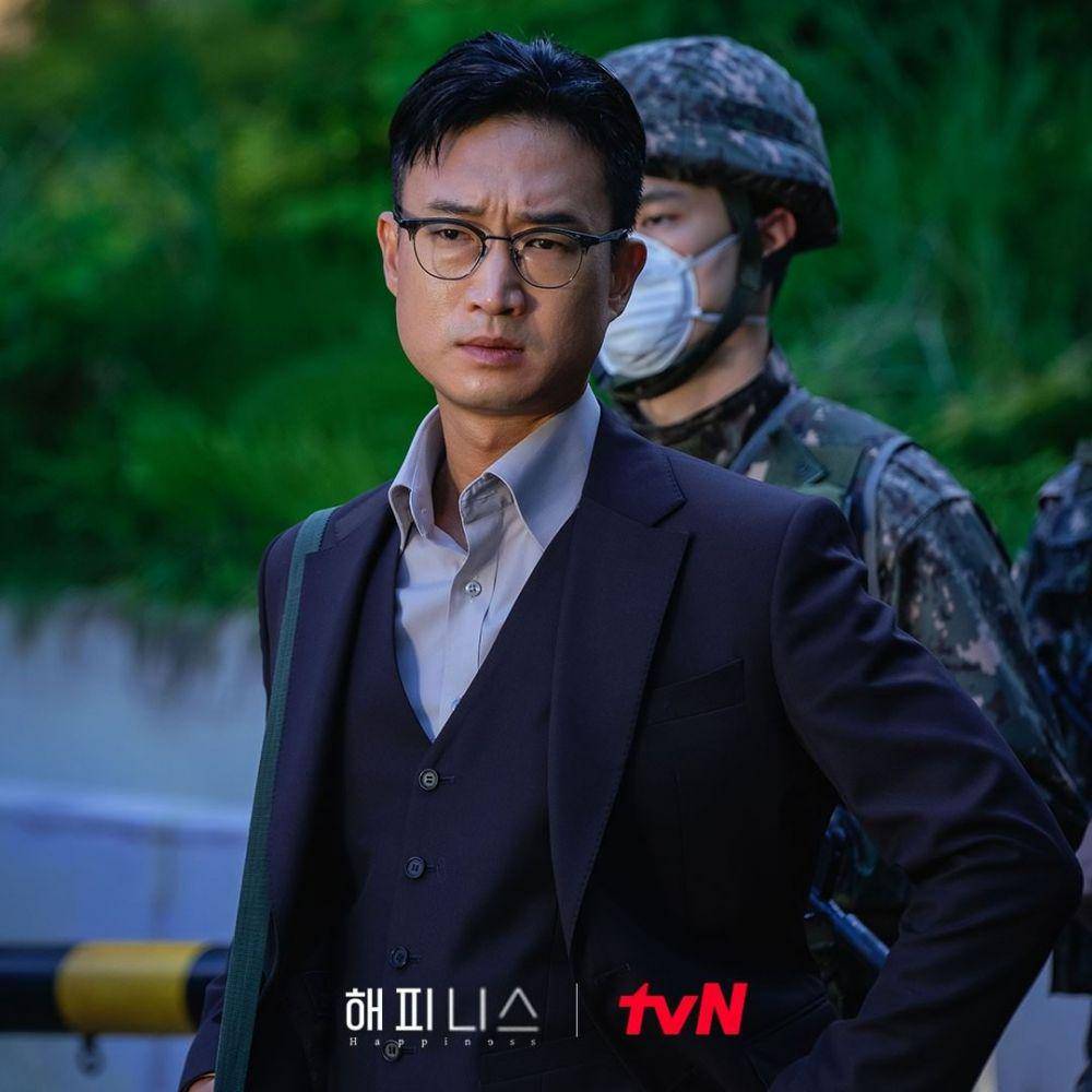 Jo Woo Jin di drama Happiness (instagram.com/tvn_drama)