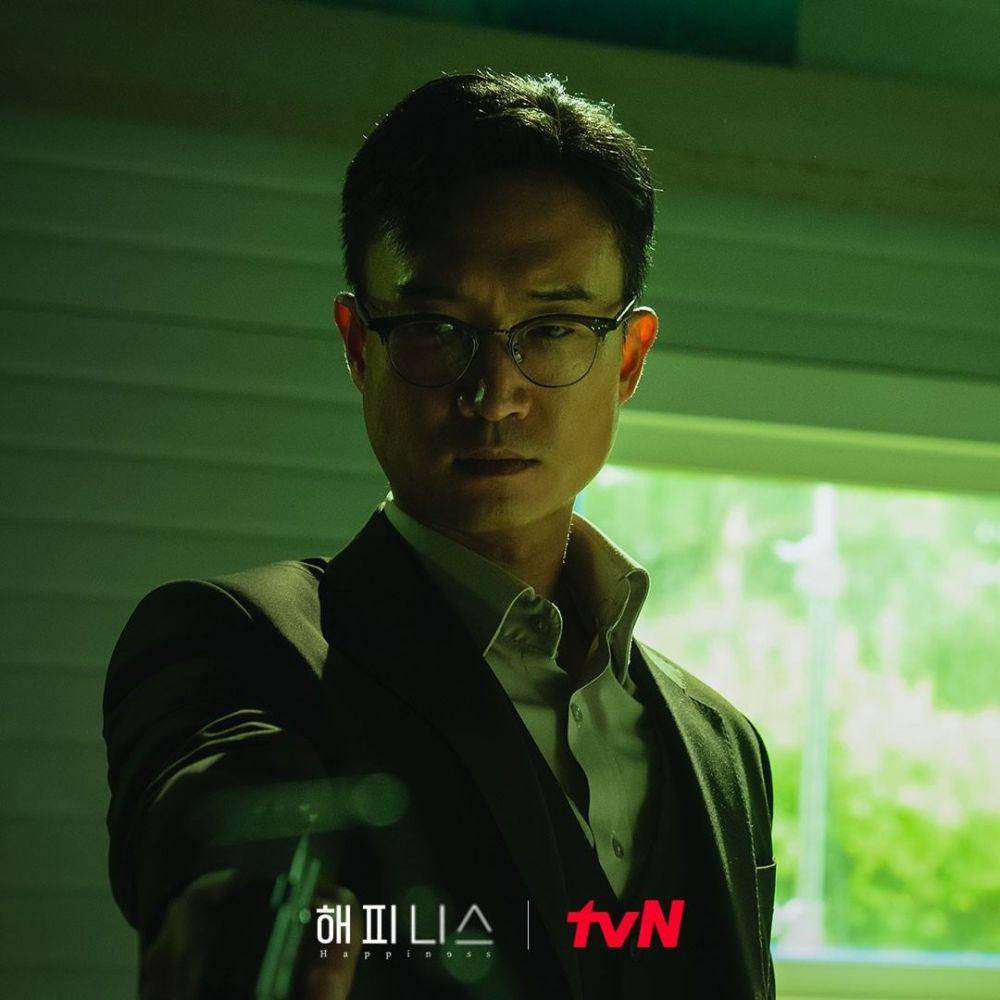 Jo Woo Jin di drama Happiness (instagram.com/tvn_drama)