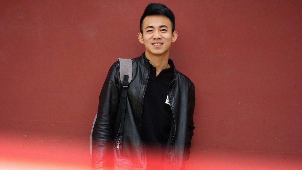 5 Cara Menghilangkan Bau pada Jaket Kulit Pria dengan Mudah