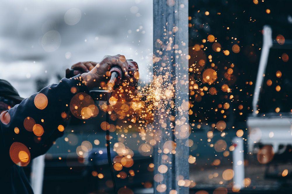 ilustrasi industri (unsplash.com/Christopher Burns)