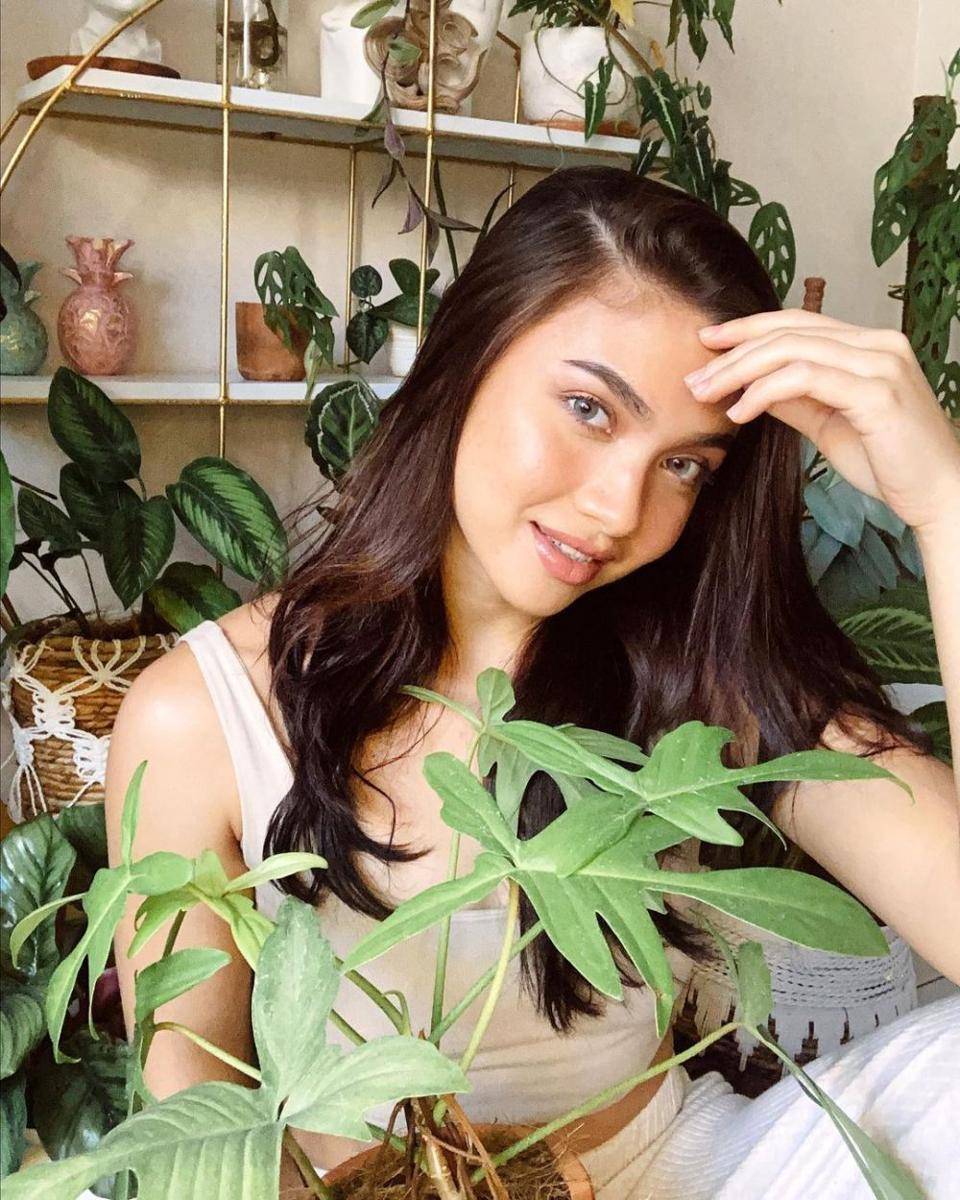 Angela Gilsha (instagram.com/angelagilsha)
