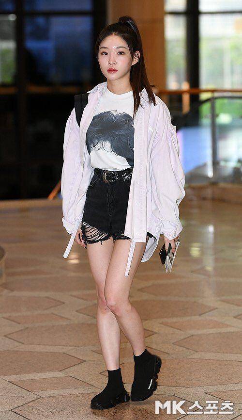 Outfit Cungha (twitter.com/ChunghaGlobal)